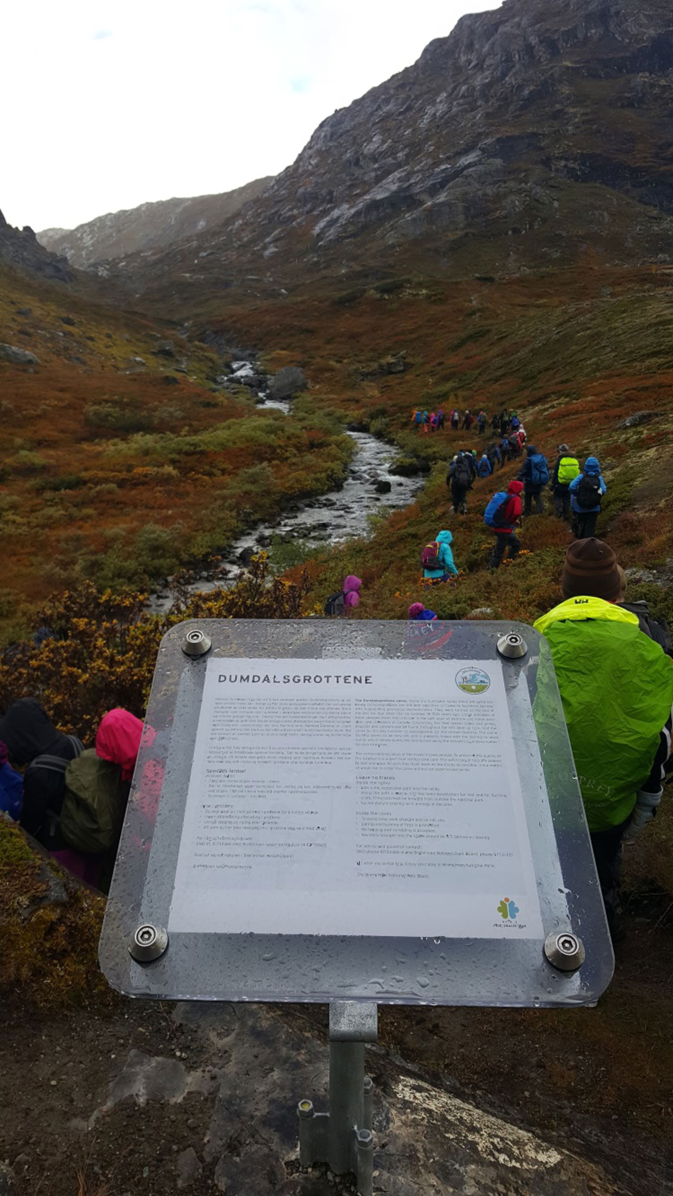 Grottevandring i Dumdalen er populært! Grottevandring i Dumdalen er populært!