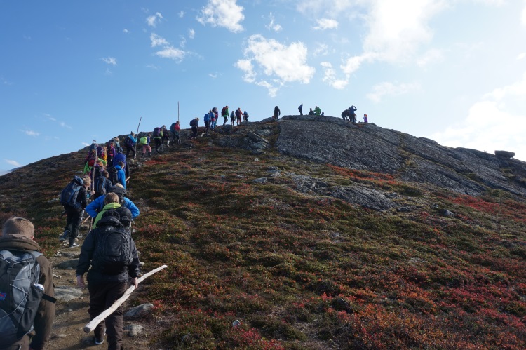Alle lærer å gå ordentlig på rekke!