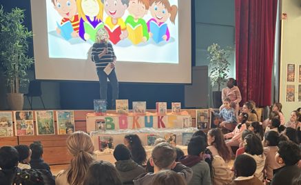 Foto: Leila R. Varias Assisterende rektor åpner bokuka