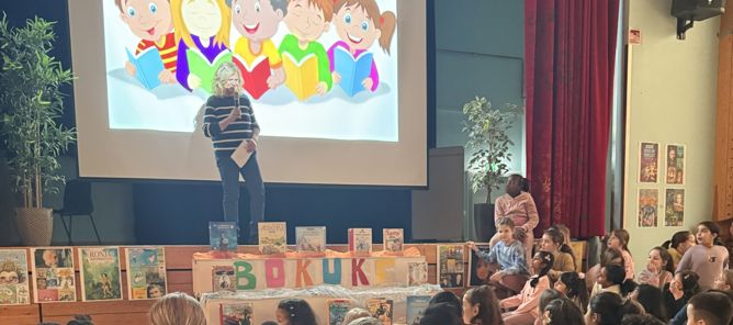 Foto: Leila R. Varias Assisterende rektor åpner bokuka