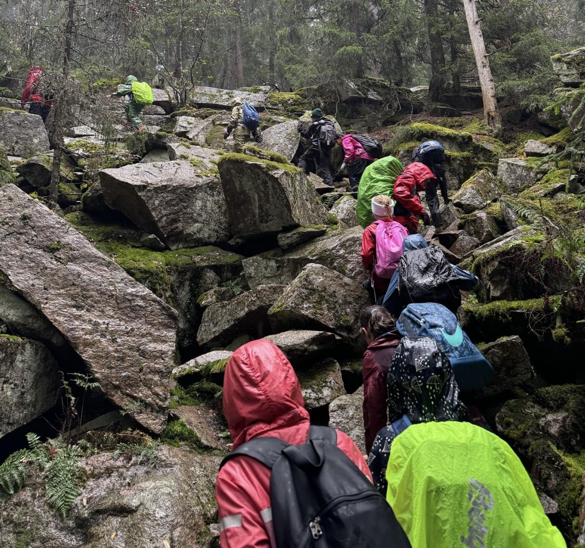 Elever på tur i steinur