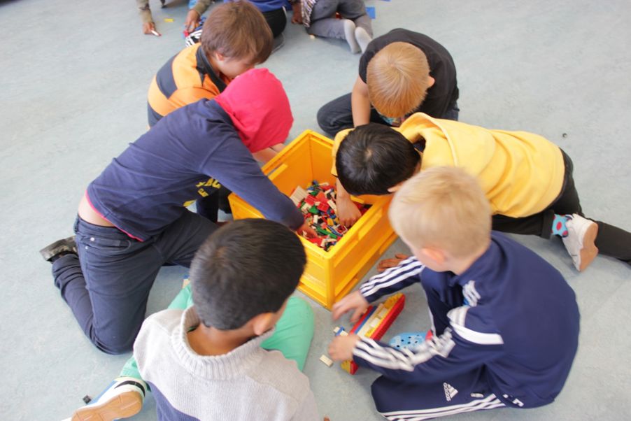 På 1.-4. trinn kan de konkurrere i å bygge Lego